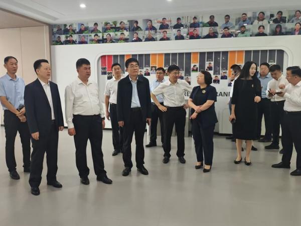 热烈欢迎济南市历城区长一行莅临我司参观指导工作